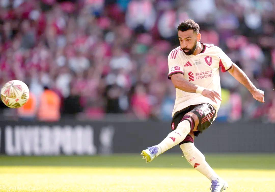 社区盾倒计时，利物浦关键时刻回应争议，细节引发关注，更衣室稳定，轮换策略成焦点的简单介绍-ayx