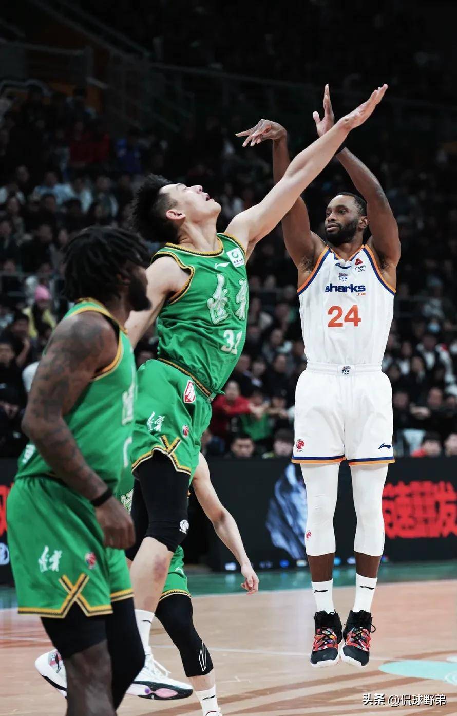 关于关键时刻全明星赛焦点战；北京首钢豪取连胜；引发热议；纪律约束更严格的信息-爱游戏平台