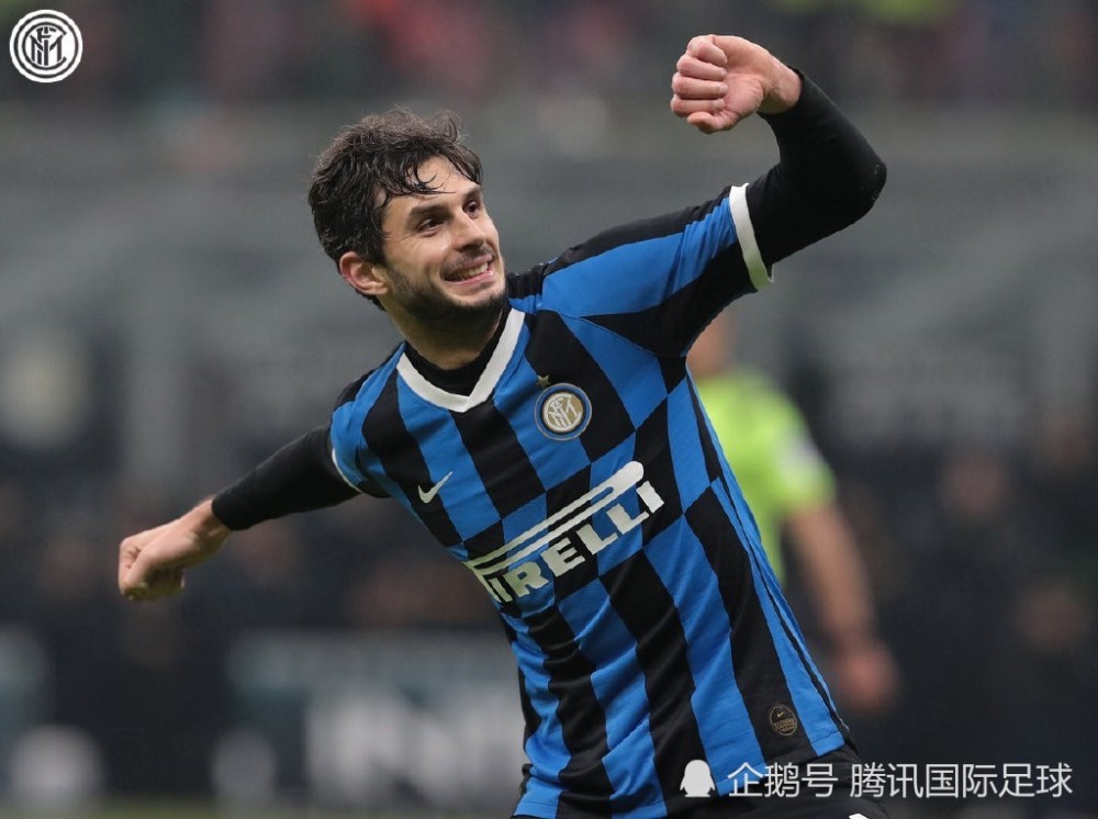 包含转折点！托特纳姆再遭质疑；意大利杯关键时刻攻防权衡；媒体盛赞；阵容厚度经受考验的词条